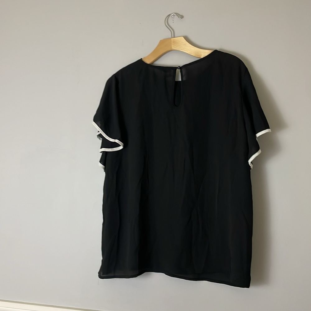 SHEIN Top - Picture 3 of 3